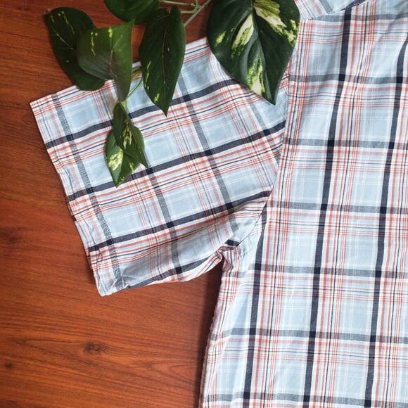 IZOD Short Sleeve Plaid Med - Picture 4 of 6